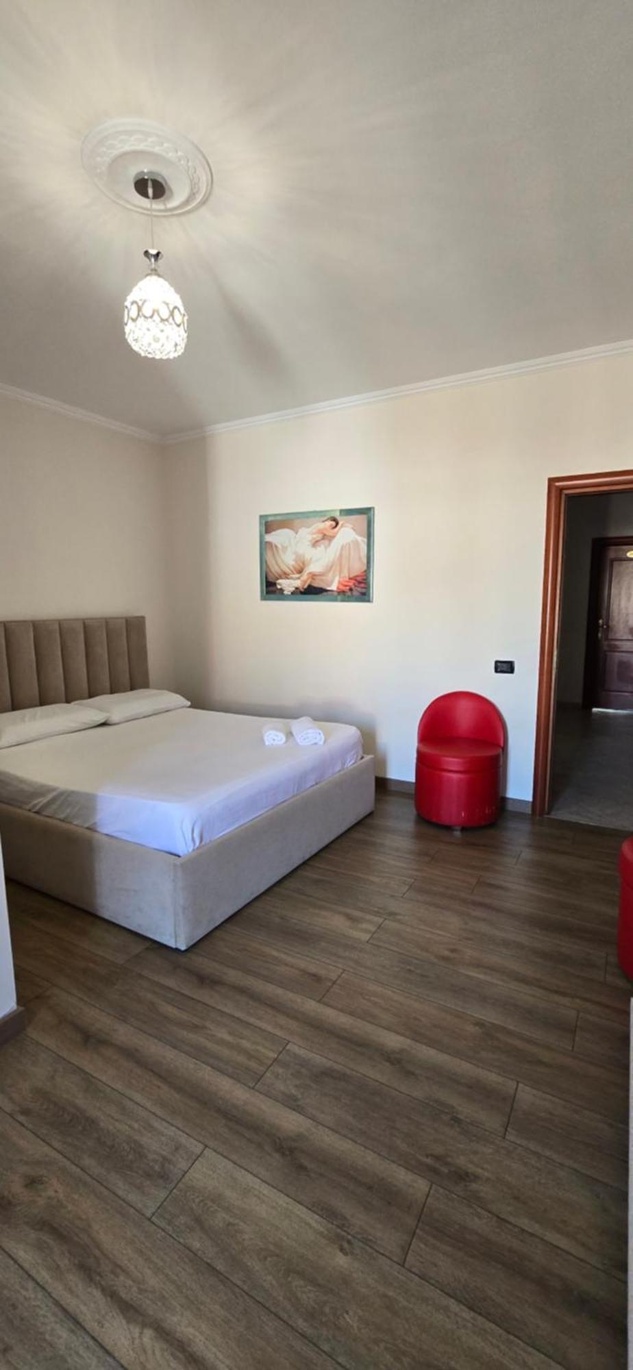 Koa Hotel Tirane Esterno foto